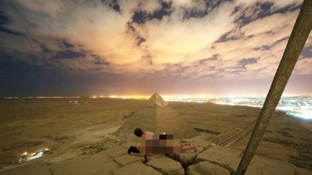 Tarihi piramitlerde cinsel ilişki rezaleti
