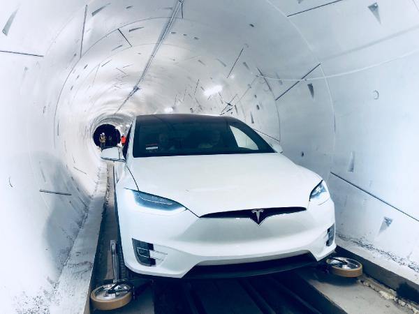 Elon Musk'ın dev yeraltı tüneli açıldı - Resim: 1
