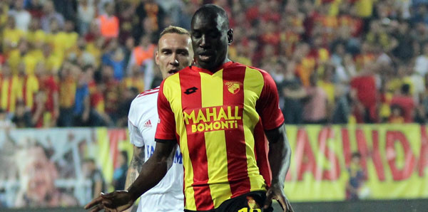 Demba Ba, Galatasaray'la anlaştı