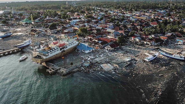Endonezya'da tsunami felaketi: 168 ölü, 584 yaralı