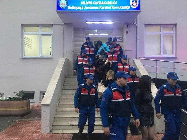 İstanbul'da fuhuş operasyonu: 3 kadında HIV tespit edildi - Resim : 2