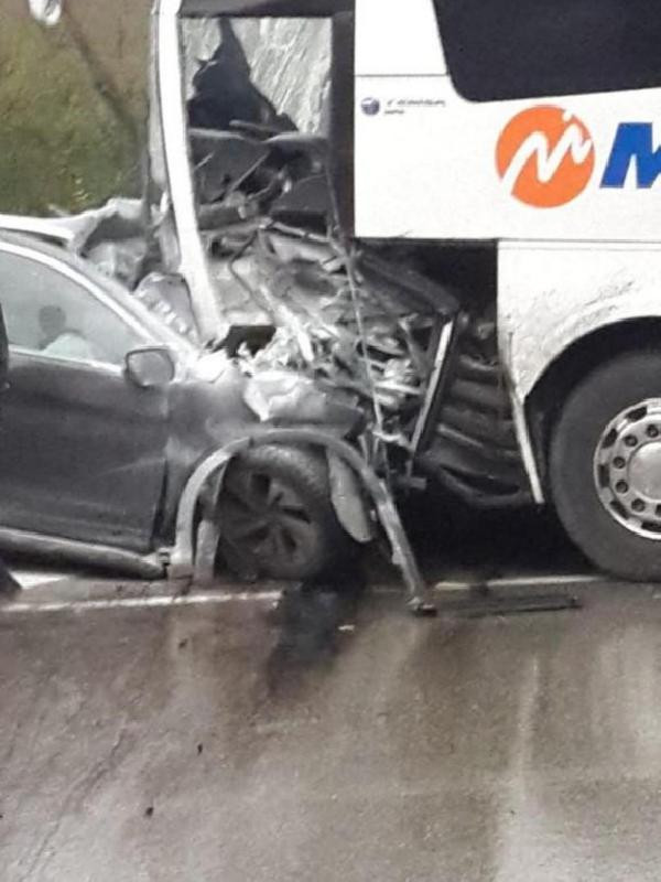 Ters yöne giren cip faciaya neden oldu: Ölü ve yaralılar var - Resim : 1