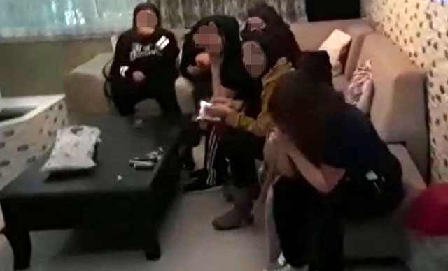 Polis fuhuş yuvalarına müşteri gibi girdi ve...