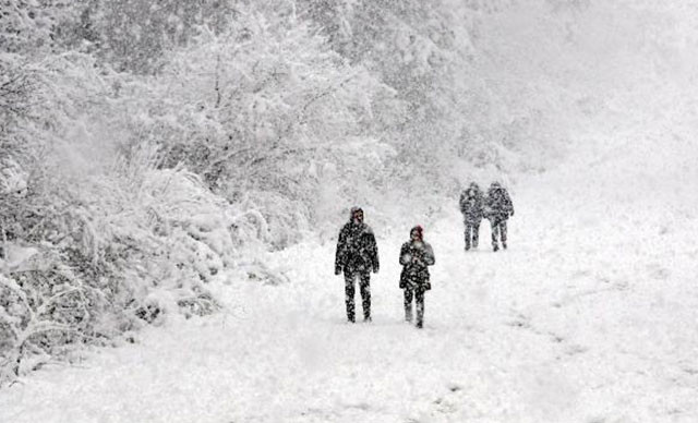 Kar yağışı nedeniyle 14 ilde okullar tatil edildi