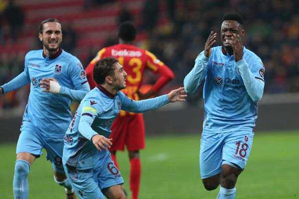 Ekuban'ın gözyaşları maça damga vurdu!
