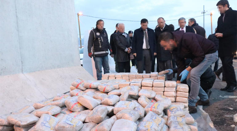 ÐаÑÑинки по запÑоÑÑ 1 ton 271 kilogram eroin ele geçirilmiÅti; TIR'ın sahibi vergi rekortmeni çıktı!