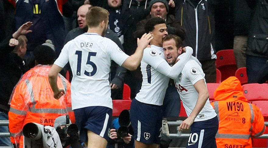 Tottenham Arsenal'i evinde devirdi !