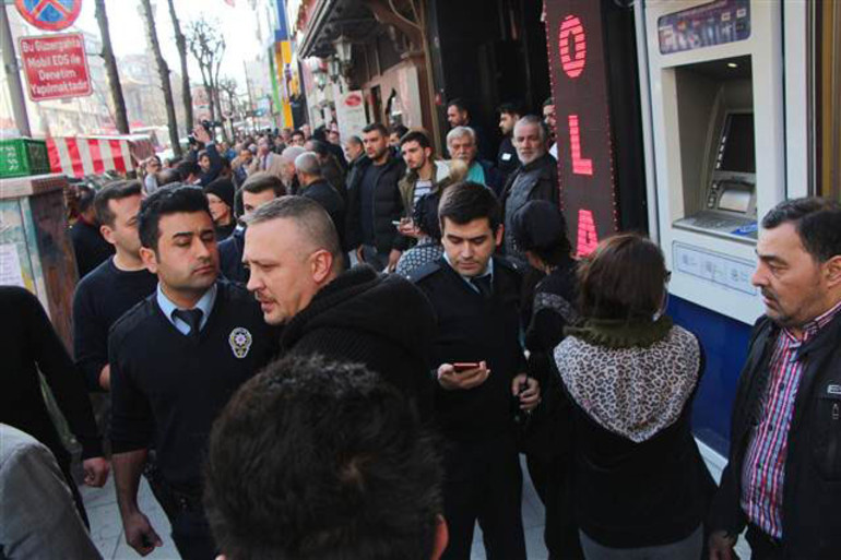 İstanbul'un göbeğinde kavga: Yaralılar var !