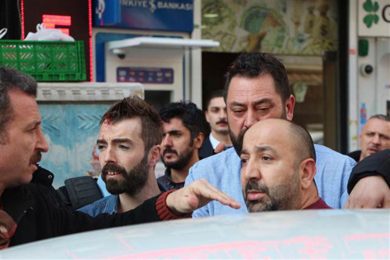 İstanbul'un göbeğinde kavga: Yaralılar var !