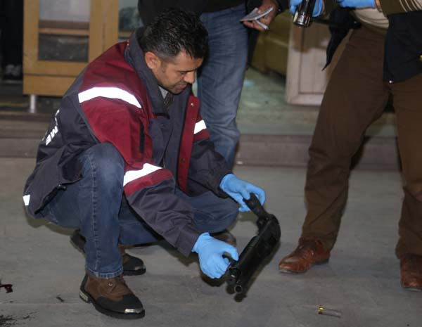 Sevgililer günü dehşeti ! Kurşun yağdırdı...