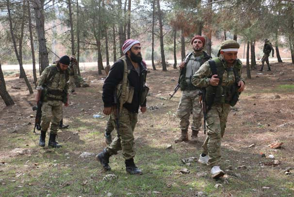 Afrin'de ele geçirilen köyden ilginç görüntü