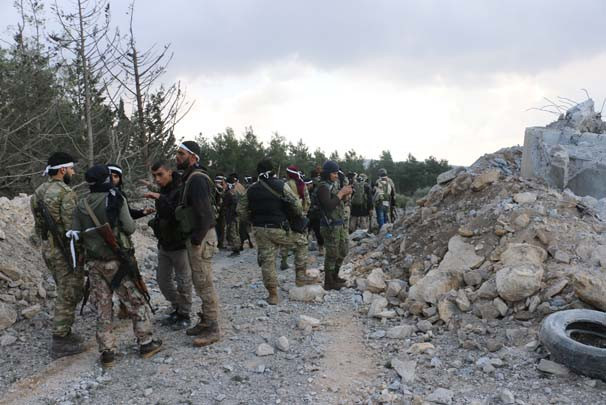 Afrin'de ele geçirilen köyden ilginç görüntü