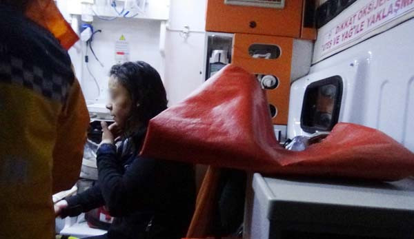Sinir krizi geçiren kız evini yaktı ! - Resim: 1