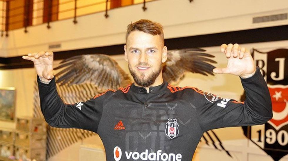 Alexander Milosevic ülkesine döndü