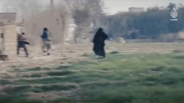 DAEŞ'IN kadın teröristleri sahada 