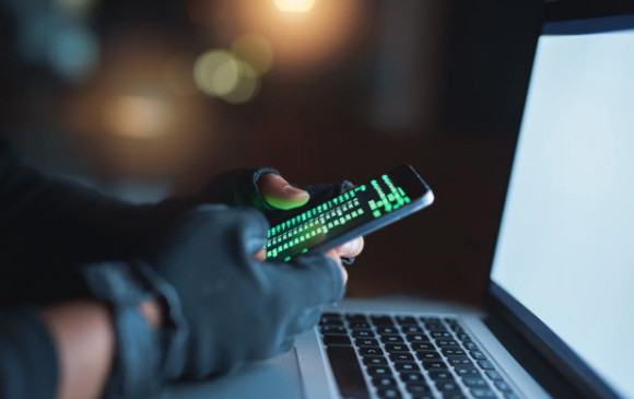 iPhone'un kaynak kodları internete düştü!