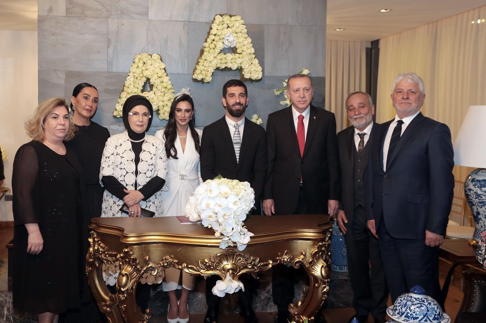 Arda Turan evlendi ! İşte nikahtan kareler