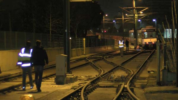 İstanbul'da tramvay raydan çıktı !