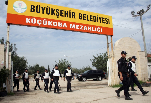 Mezarlıkta PKK propagandasına polis engeli - Resim: 3