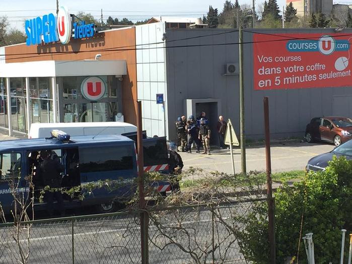 Fransa'da süpermarkete DEAŞ saldırısı ! Ölü ve yaralılar var