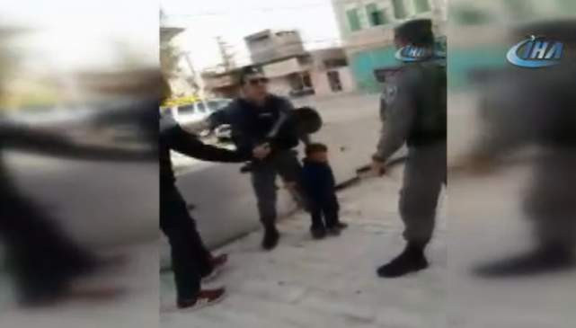 İsrail askerleri, 3 yaşındaki çocuğu alıkoydu