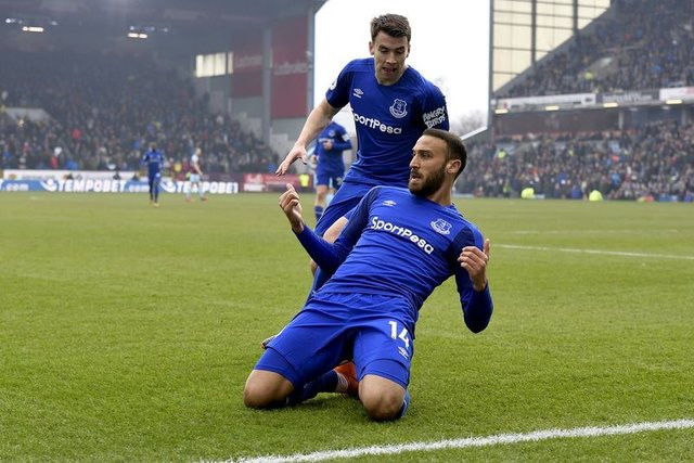 Cenk Tosun Ronaldo'yu solladı