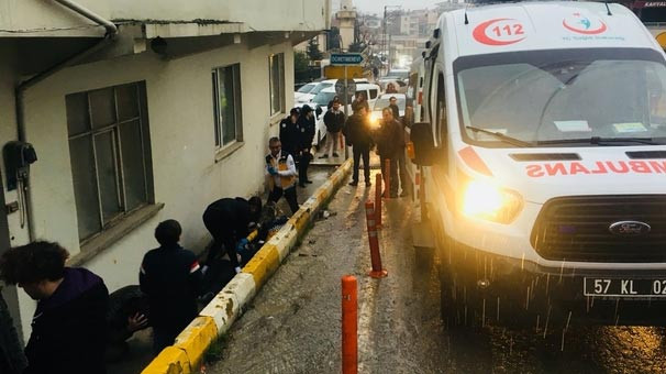 Babası içeri girince dehşete düştü !