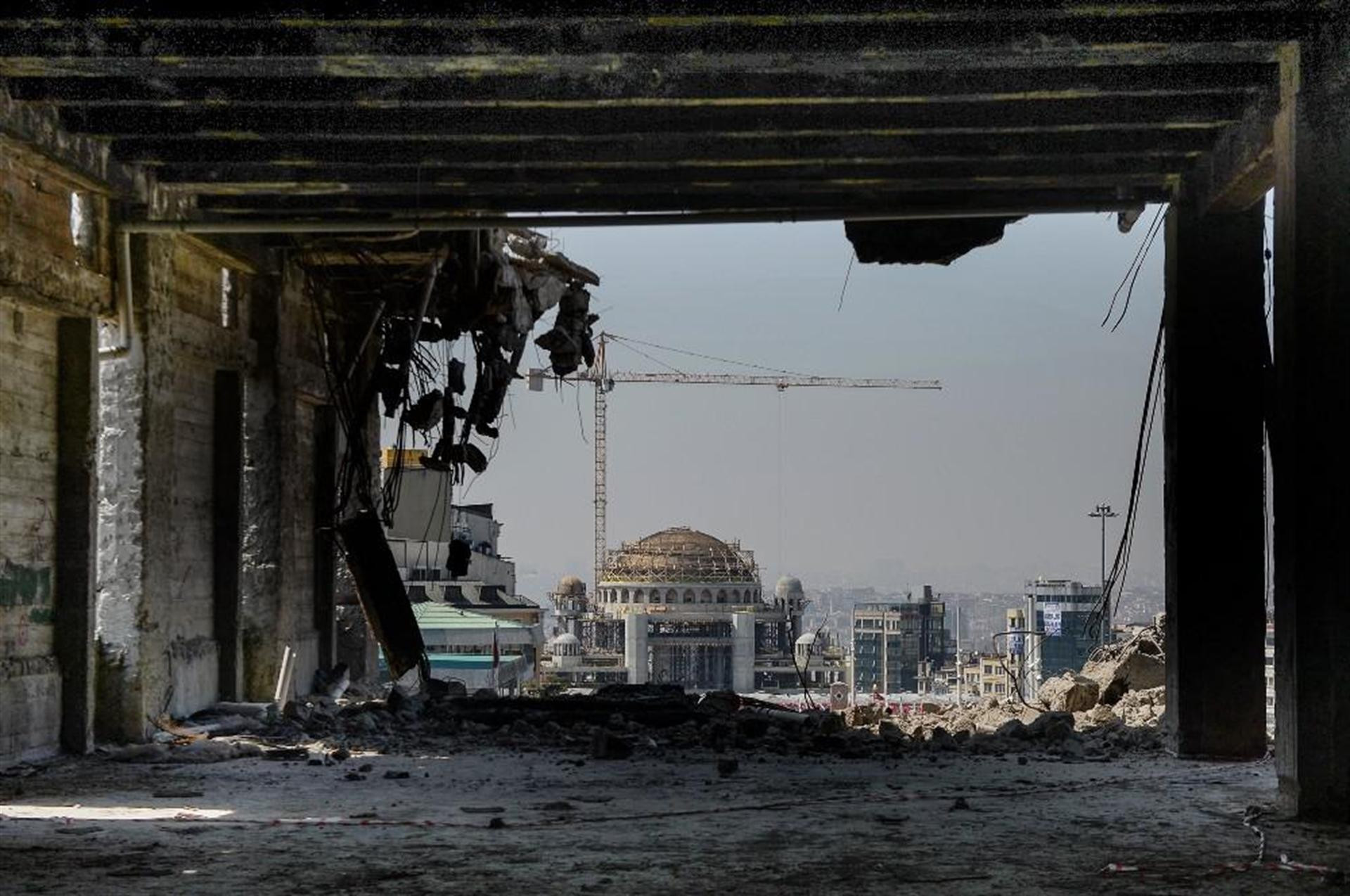 AKM'nin içinden Taksim Meydanı'na son bakış