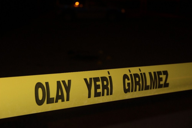 Husumetli akrabaların yol verme kavgasında kan aktı
