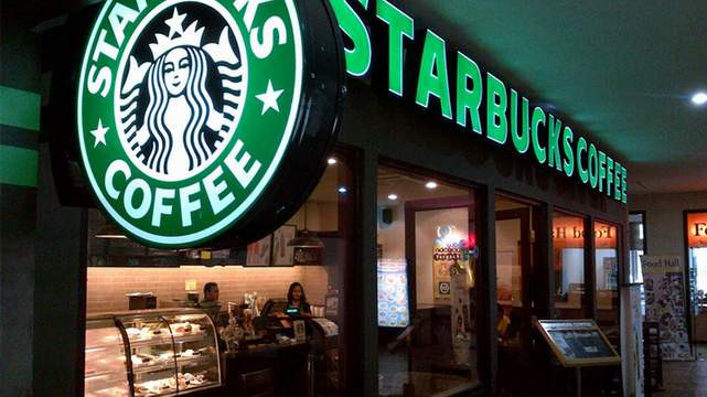 Starbucks, müşterileri gözaltına aldırdı