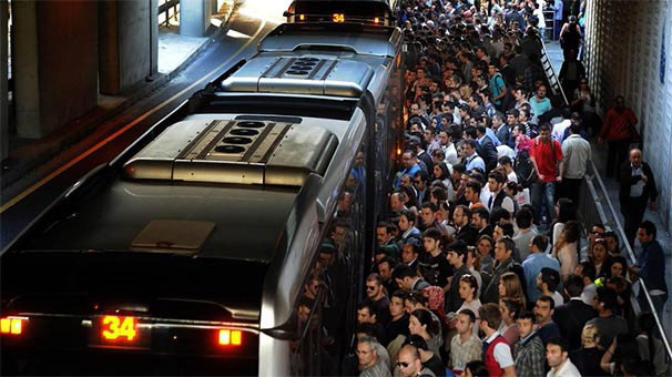 Metrobüs'te şırınga paniği: ''Şırıngayı bir anda sapladı''
