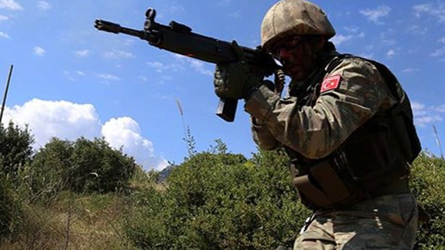 Fırat Kalkanı Harekatı'nda görev alan asker şehit oldu
