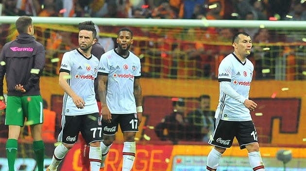 Taraftardan Negredo ve Lens tepkisi !
