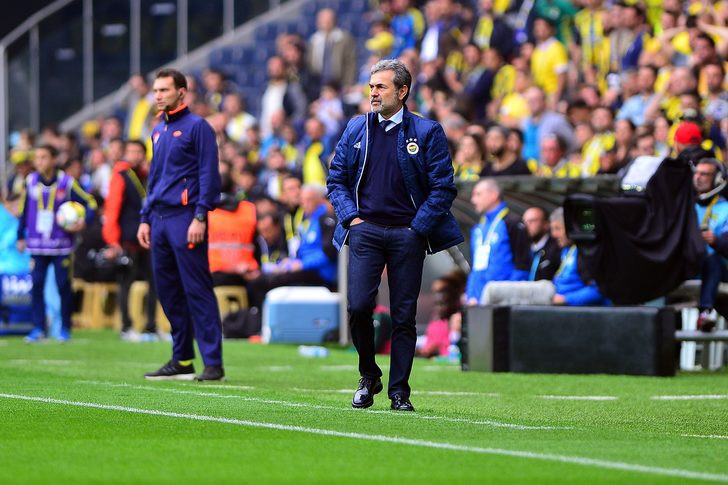 Fenerbahçe'de istifa depremi !