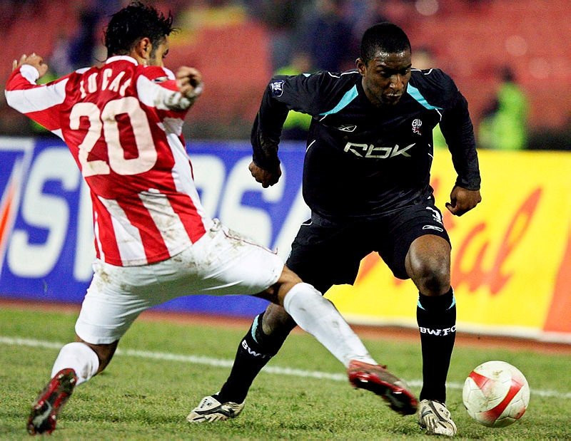 İngiliz futbolcu yanarak can verdi !