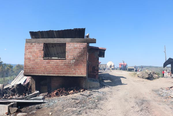 Kastamonu'da 7 ev yandı - Resim: 1