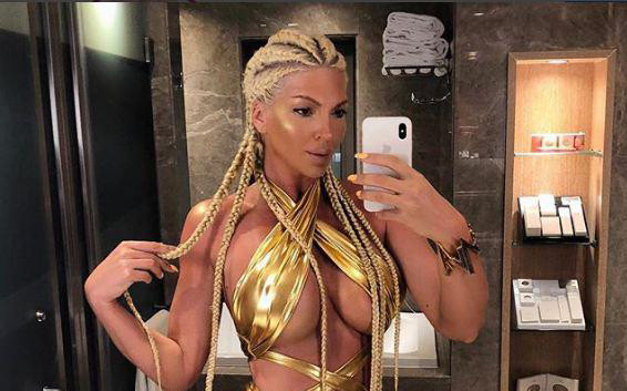 Jelena Karleusa'nun fiziği olay yarattı !