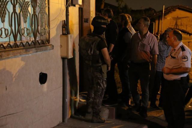 Cezaevi firarisi önce bıçakladı, sonra rehin aldı ! - Resim: 3