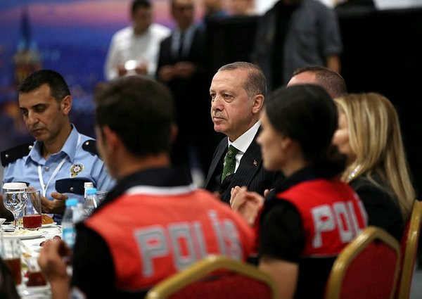Cumhurbaşkanı Erdoğan polislere müjdeyi verdi