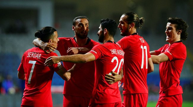 Türkiye, İran'ı 2 golle geçti