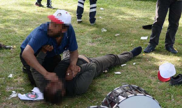 Arkadaşını öldürüyordu ! ''Ferdi kalk...''