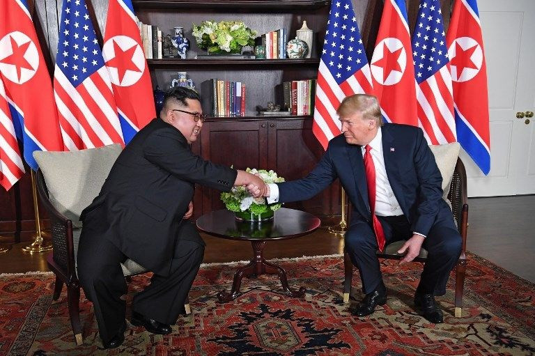 Tarihi zirve ! Trump-Kim Jong-un buluşması gerçekleşti