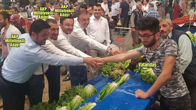Pazarcı genç ile AK Parti adaylarının fotoğrafı olay oldu
