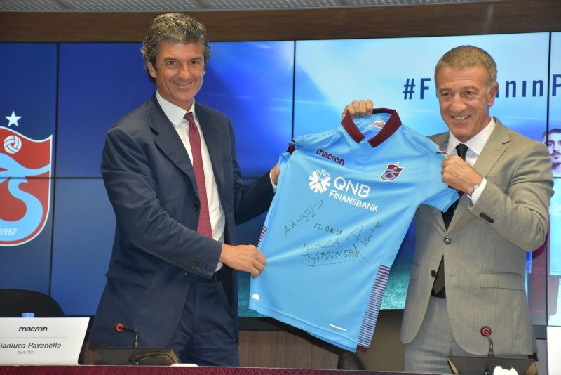 Trabzonspor'da yeni sezon formaları tanıtıldı !