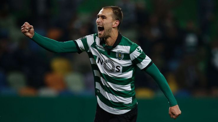 3 büyükler o futbolcunun peşinde !
