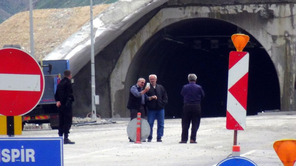 Türkiye'nin en uzun tüneli hizmete açıldı