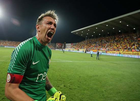 Galatasaray'da Muslera satılıyor mu ?