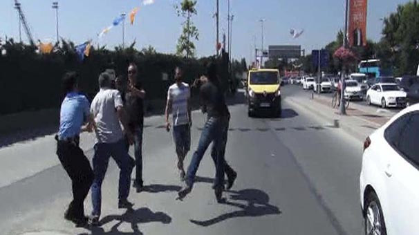 Faytoncular hayvanseverlere saldırdı