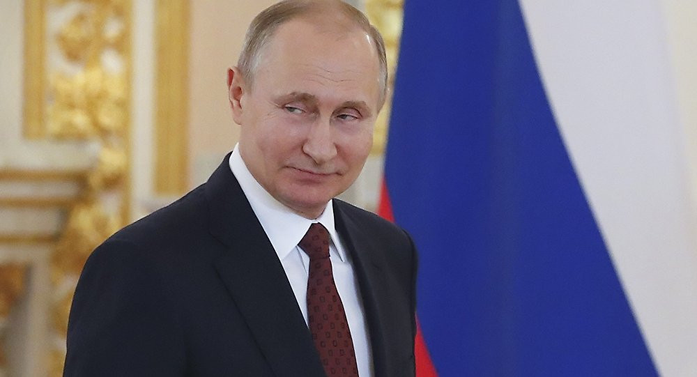 Antalya'da Vladimir Putin'e oy çıktı
