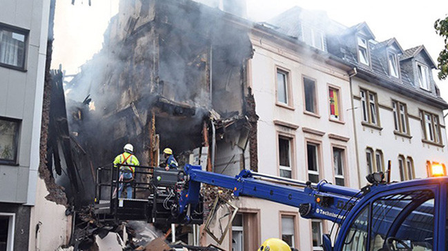Almanya’da bir evde patlama: 3 ölü